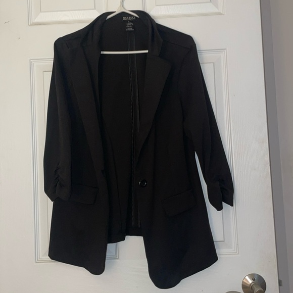 Black soft comfy blazer. Three-quarter sleeve. - Picture 1 of 3
